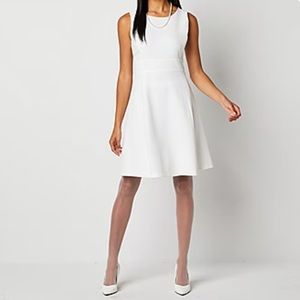 Black Label by Evan-Picone Sleeveless Fit + Flare Dress/ White -Size 6